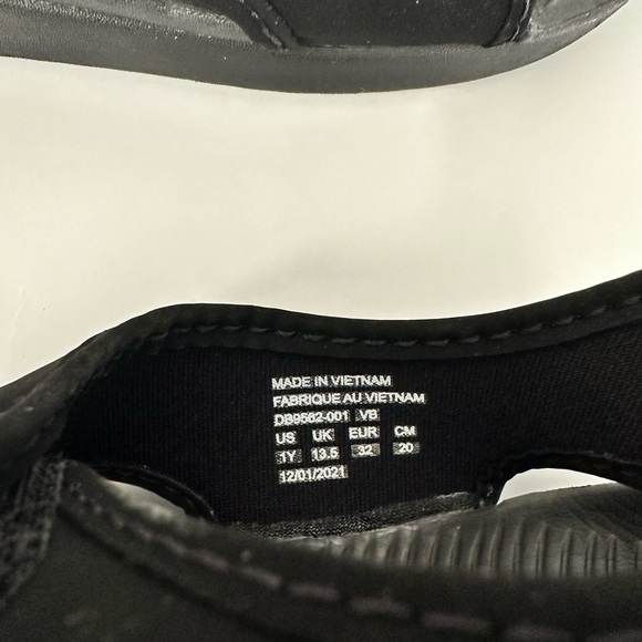 Kids Nike Sandals. Size 1 - Picture 5 of 5